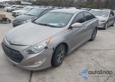 2013 Hyundai Sonata Hybrid from USA, damaged, VIN KMHEC4A48DA077443